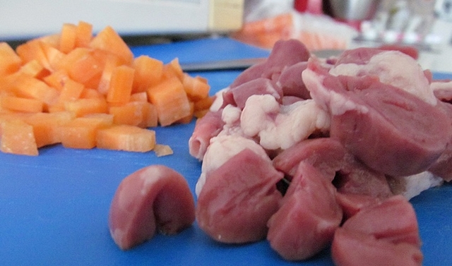 Vaříme pro kočky: recept na játrovou paštiku
