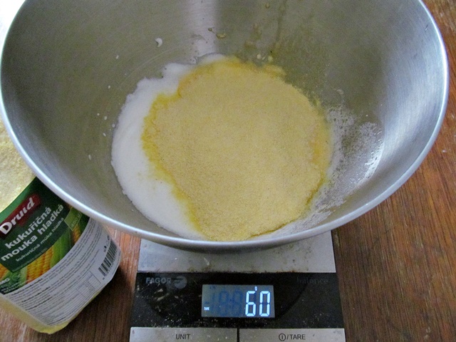 Vaříme pro kočky: recept na piškoty pro kočky - Navážíme mouku